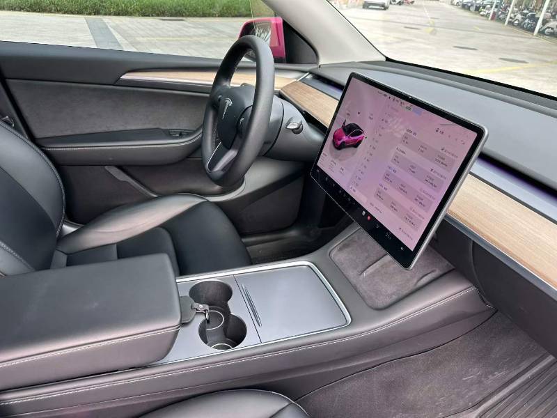 Tesla Model Y 2022 #9 Tesla Model Y 2022 car image #9