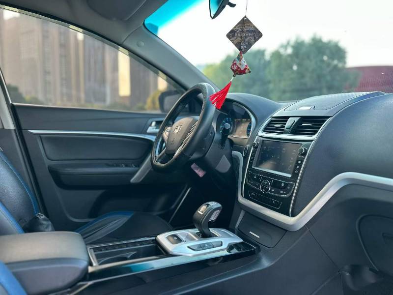 GEELY Emgrand New Energy 2018 #7 GEELY Emgrand New Energy 2018 car image #7