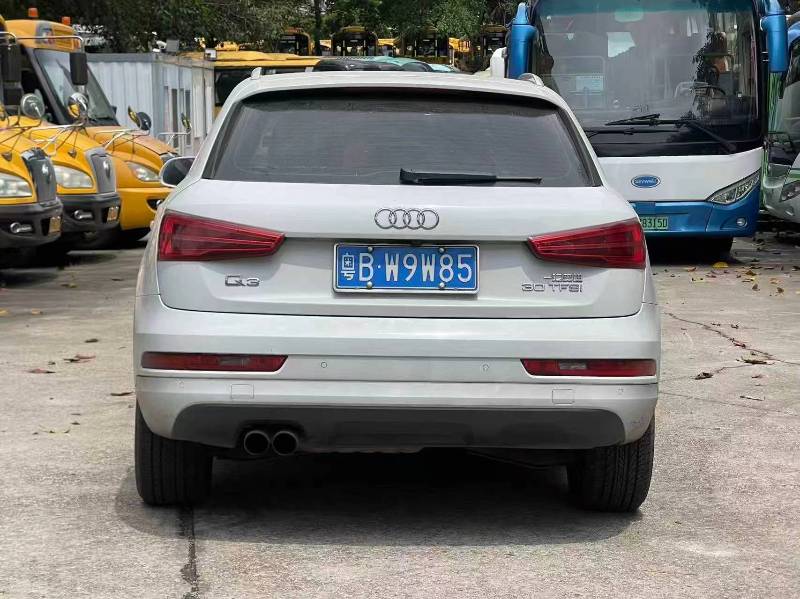 Audi Q3 2019 car image #8