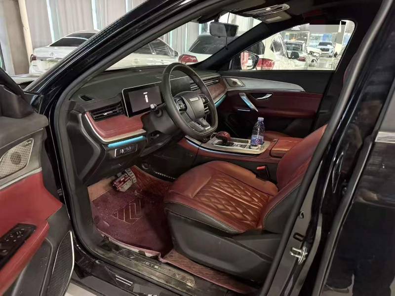 Jetour X70 PLUS 2023 car image #2