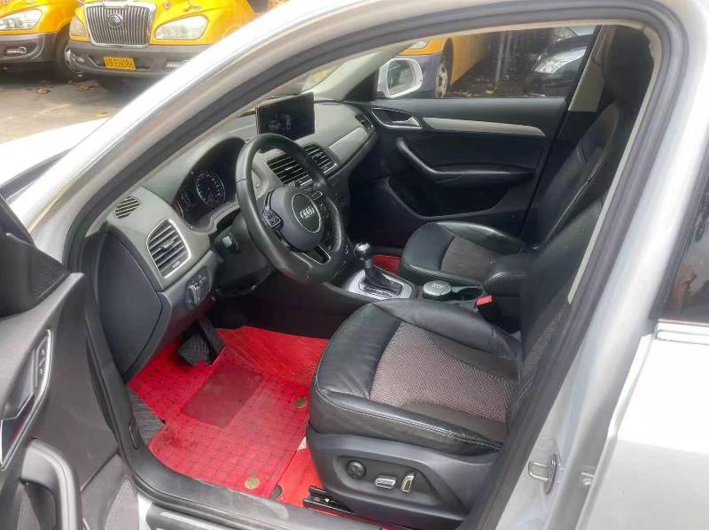 Audi Q3 2019 car image #4