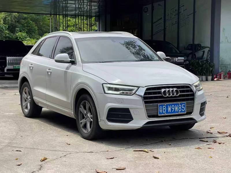 Audi Q3 2019 car image #2