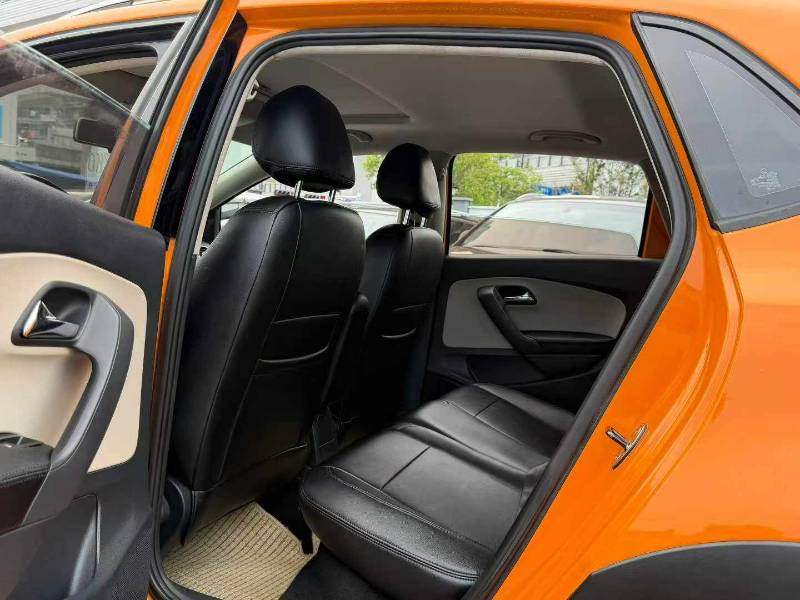 Volkswagen Polo 2012 car image #7