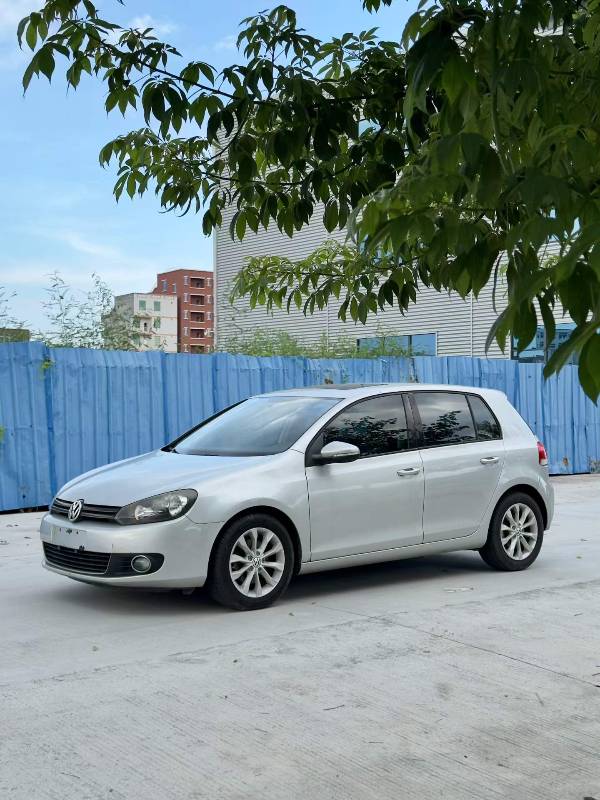Volkswagen Golf 2014 car image 