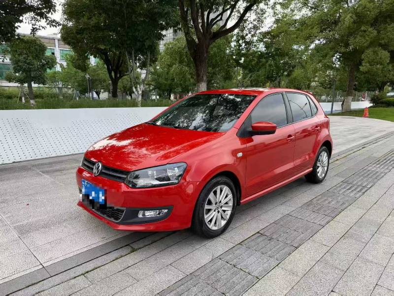 Volkswagen Polo 2013 car image #2