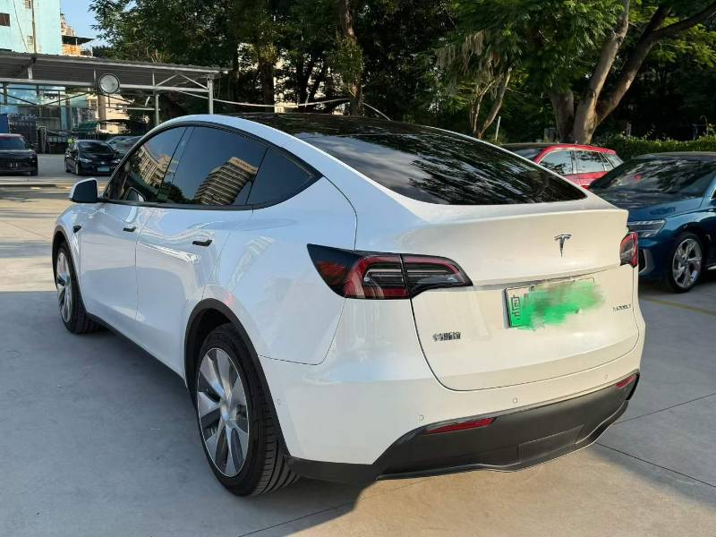 Tesla Model Y 2022 car image #4