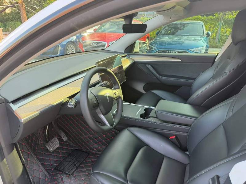 Tesla Model Y 2022 car image #7