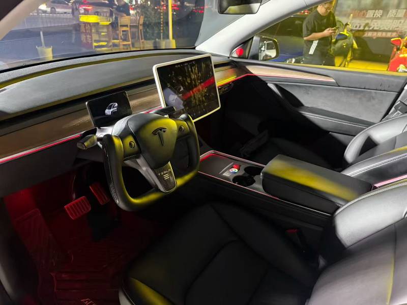 Tesla Model Y 2021 car image #4