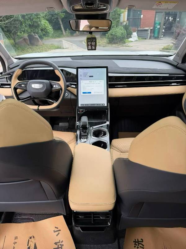 GEELY Boyue L 2025 #4 GEELY Boyue L 2025 car image #4