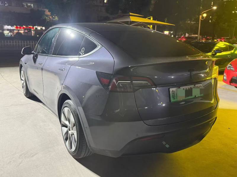 Tesla Model Y 2021 car image #3