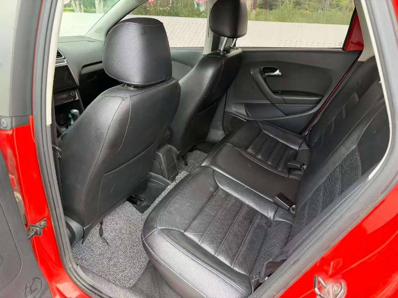 Volkswagen Polo 2013 car image #7