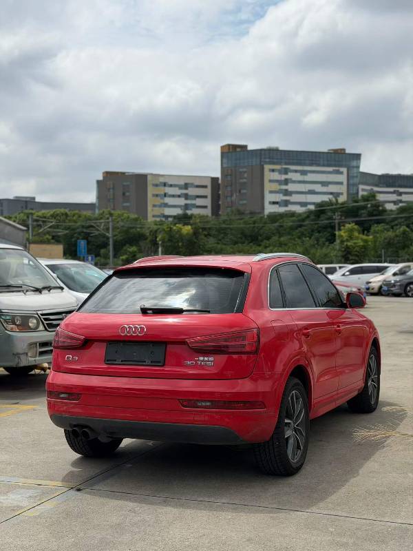 Audi Q3 2019 car image #4