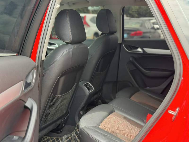 Audi Q3 2019 car image #5