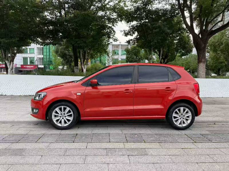 Volkswagen Polo 2013 car image #3