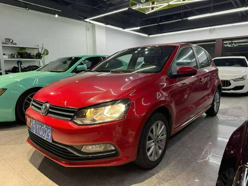 Volkswagen Polo 2015 car image #3