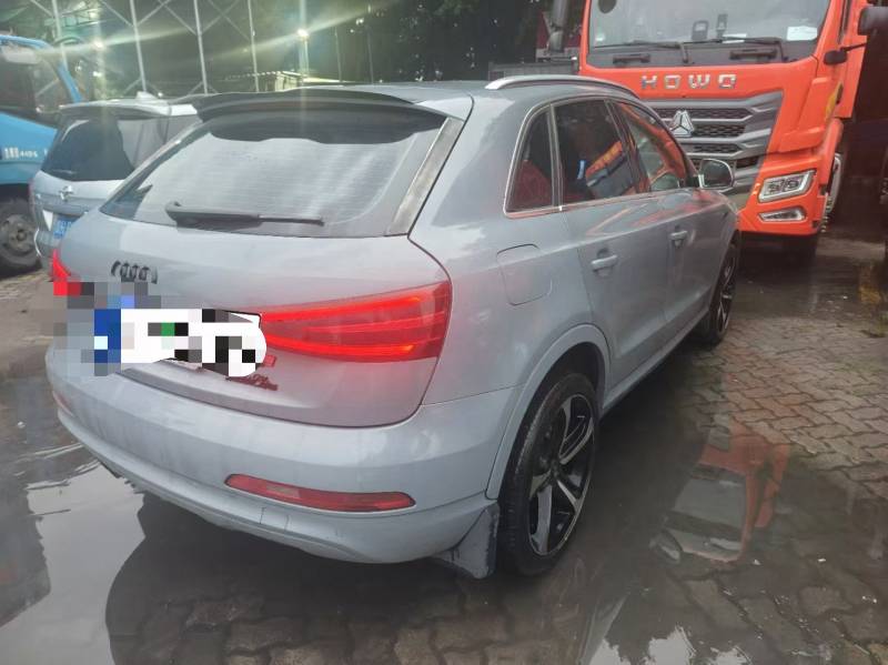 Audi Q3 2015 car image #2