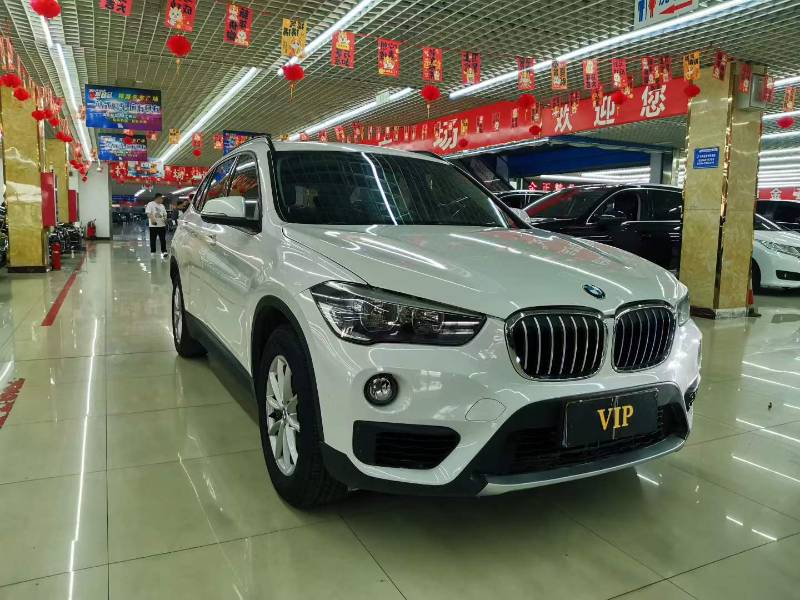 BMW X1 2019 BMW X1 2019 car image