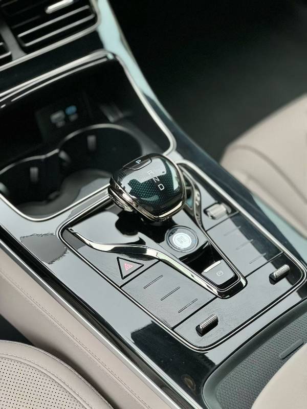BYD Han 2024 car image #2
