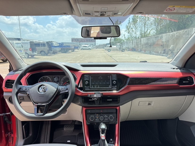 Volkswagen T-Cross 2020 car image #8