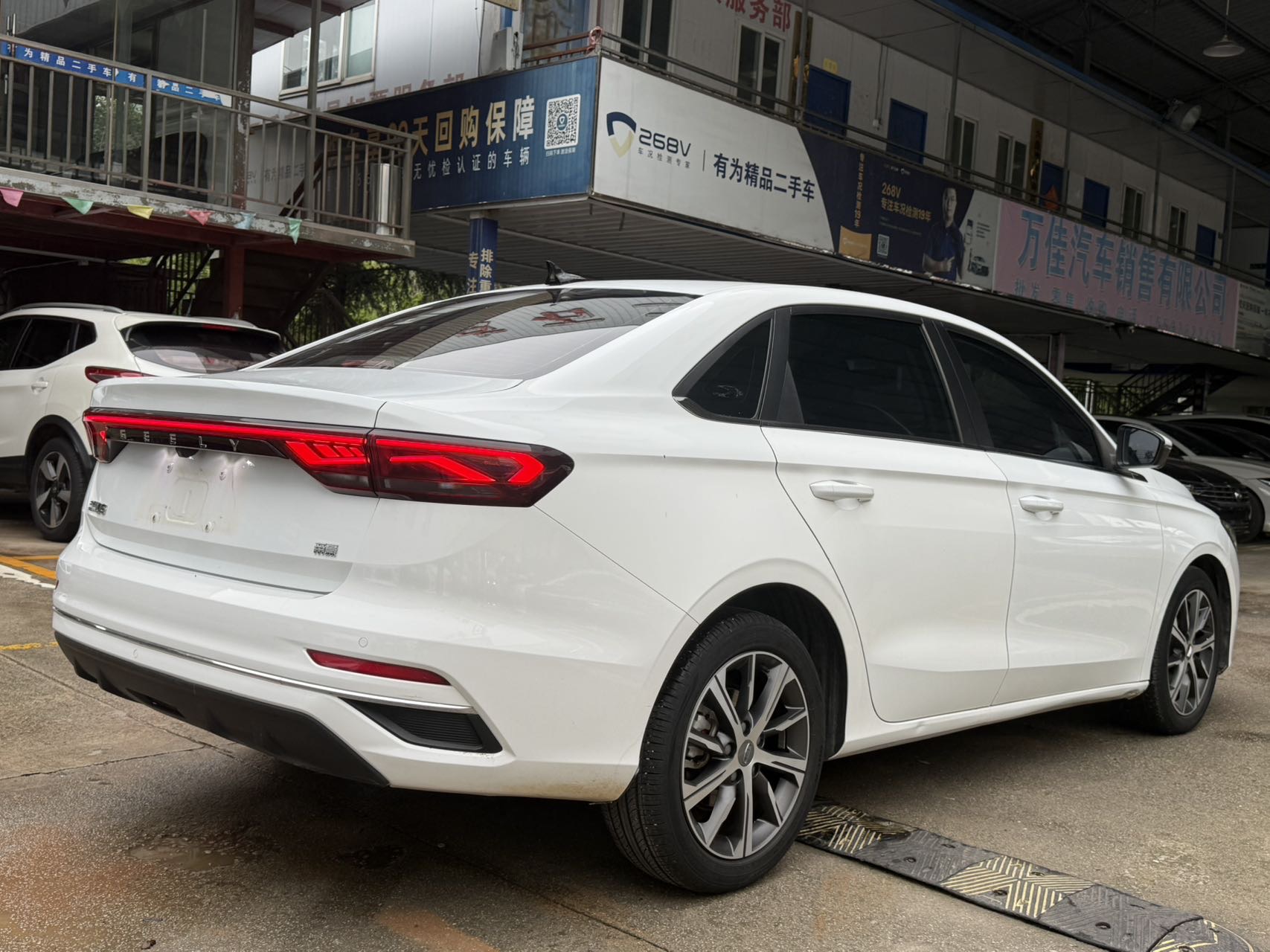 GEELY Emgrand 2021 #2 GEELY Emgrand 2021 car image #2