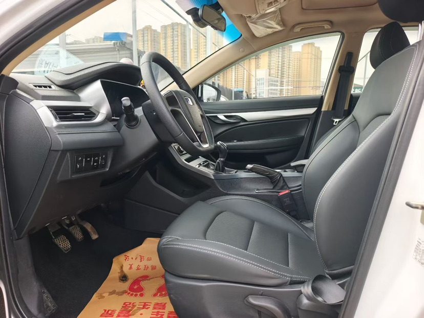 GEELY Emgrand 2019 #2 GEELY Emgrand 2019 car image #2