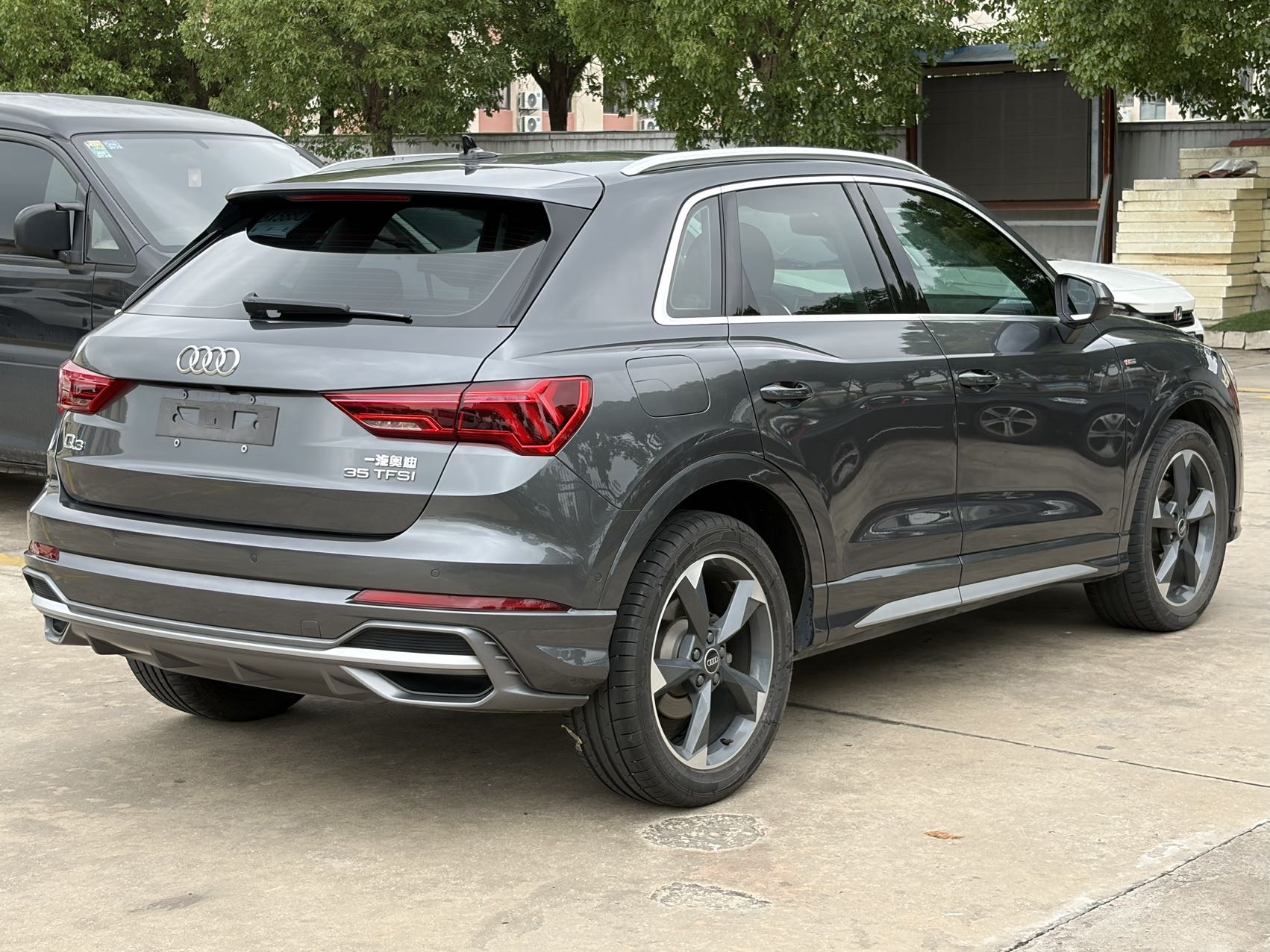 Audi Q3 2023 car image #11