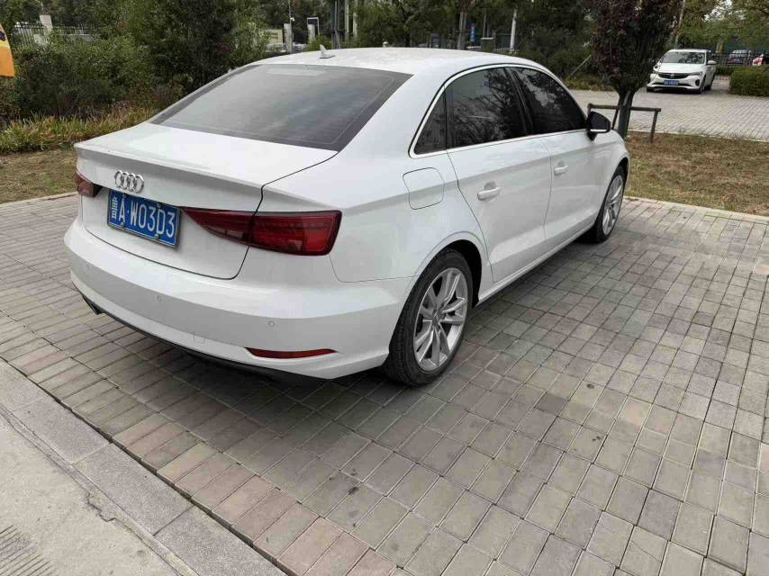 Audi A3 2018 car image #3