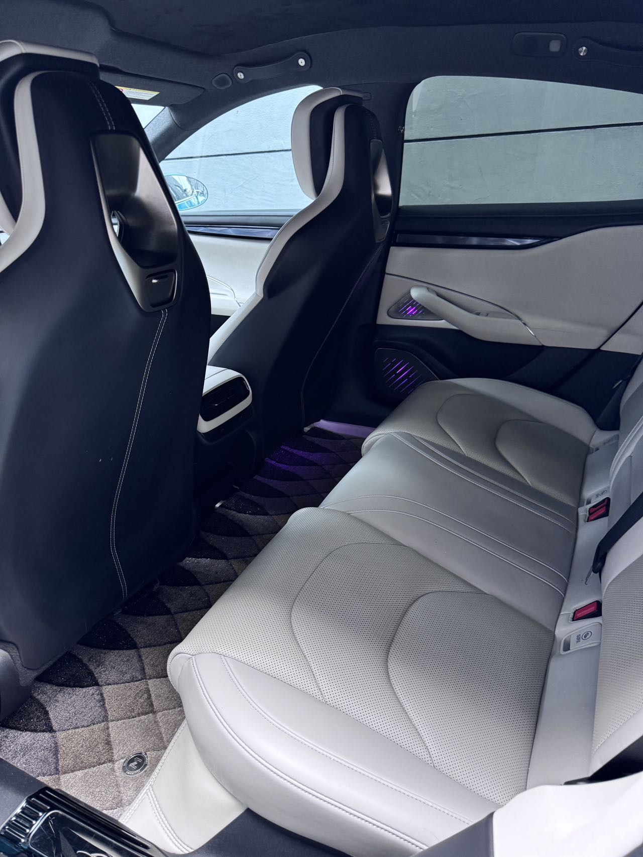 MI SU7 2024 car image #4