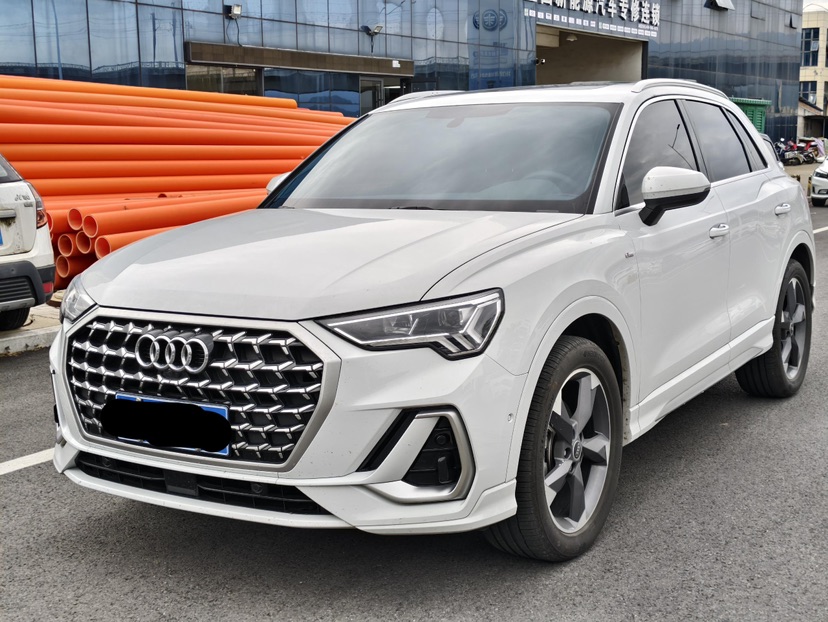 Audi Q3 2024 car image 