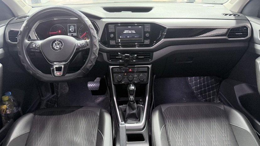 Volkswagen T-Cross 2019 #8 Volkswagen T-Cross 2019 car image #8
