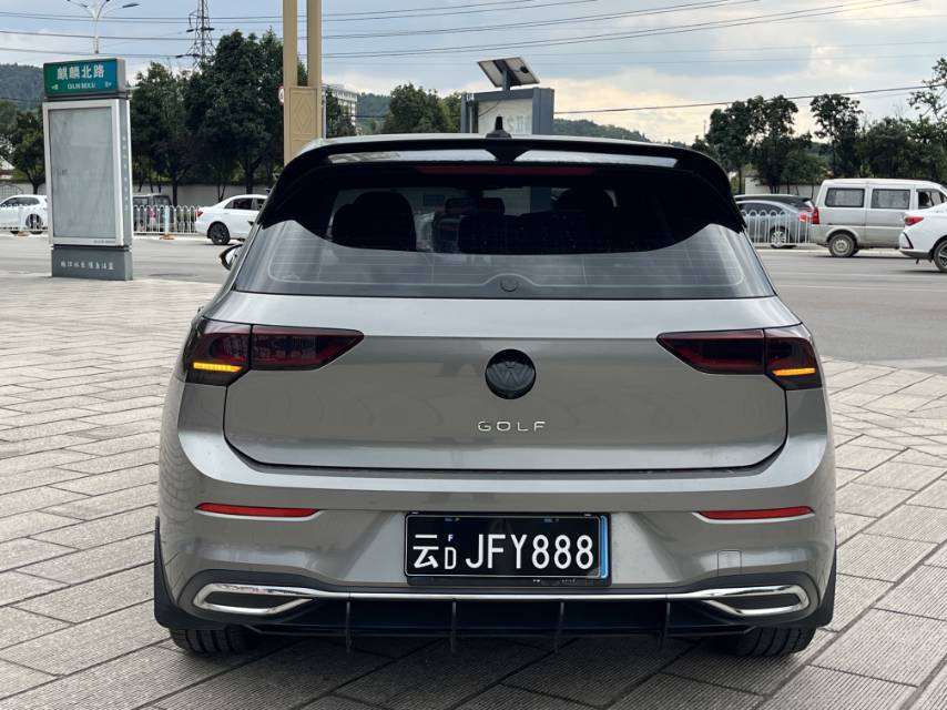 Volkswagen Golf 2021 car image #8