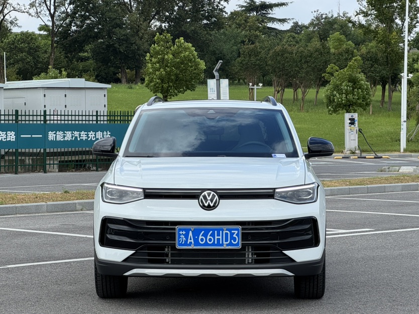 Volkswagen Tharu 2026 car image #2
