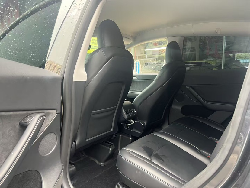 Tesla Model Y 2024 #5 Tesla Model Y 2024 car image #5