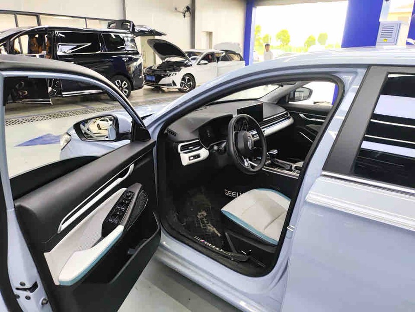 GEELY Emgrand 2023 #6 GEELY Emgrand 2023 car image #6