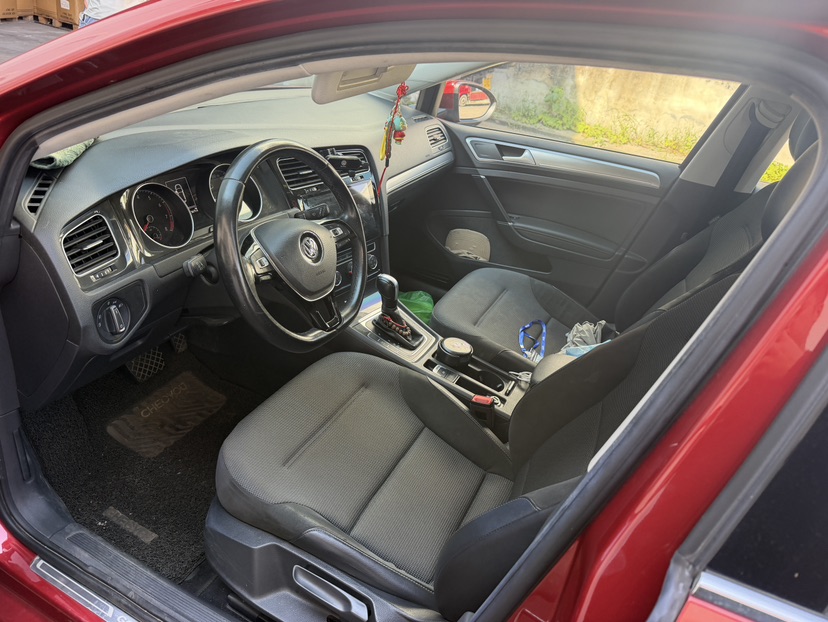Volkswagen Golf 2018 car image #9