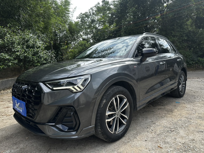 Audi Q3 2020 car image #3