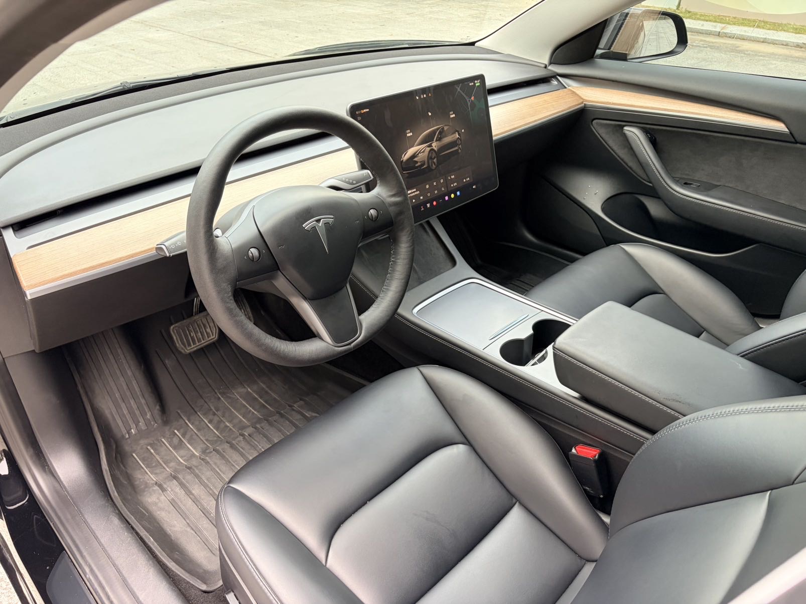 Tesla Model 3 2022 car image #11