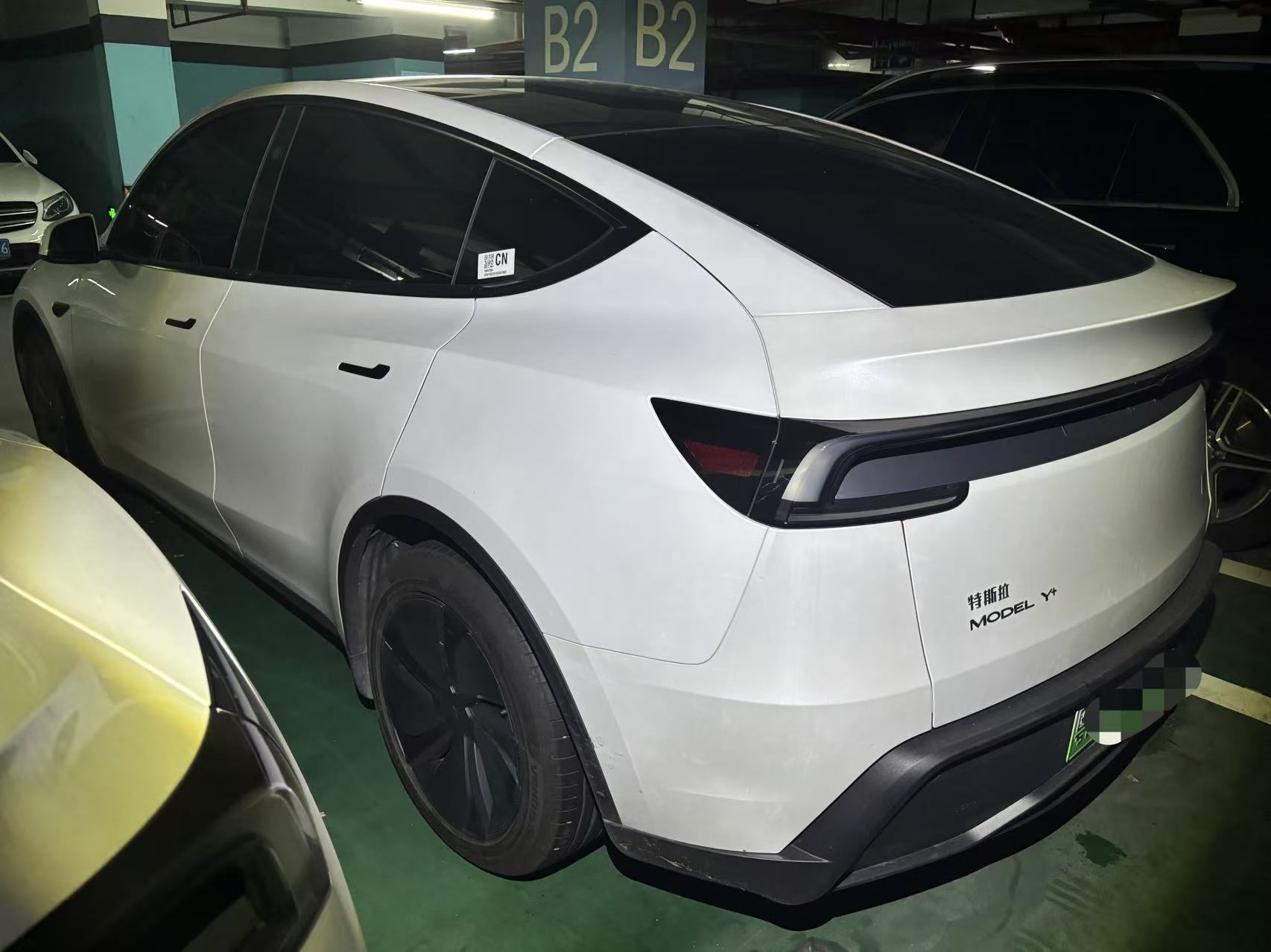 Tesla Model Y 2025 #5 Tesla Model Y 2025 car image #5