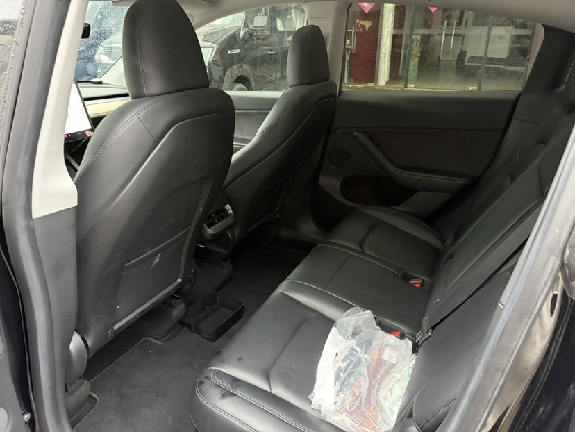 Tesla Model Y 2022 #5 Tesla Model Y 2022 car image #5