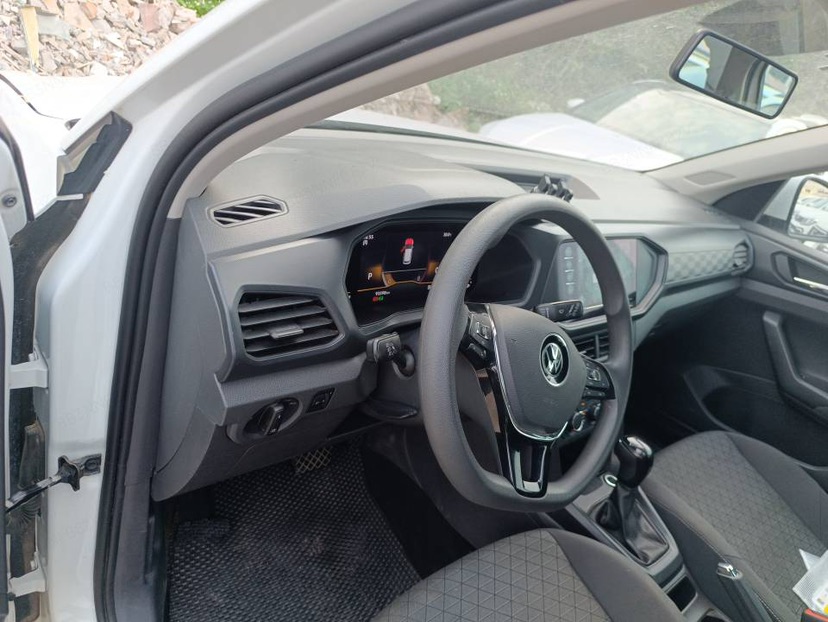 Volkswagen T-Cross 2023 car image #2