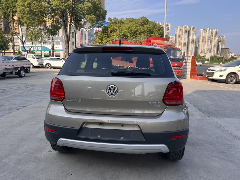 Volkswagen Polo 2016 car image #6