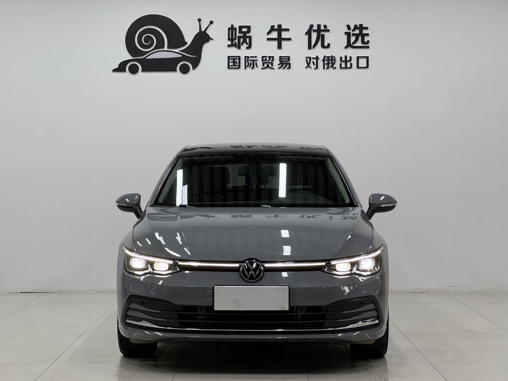 Volkswagen Golf 2022 car image #2