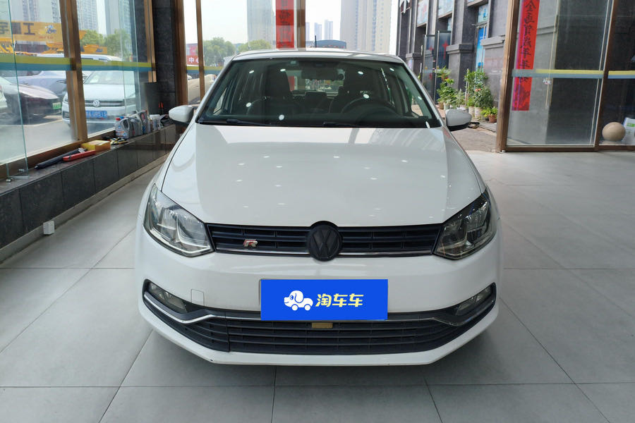 Volkswagen Polo 2015 car image #3