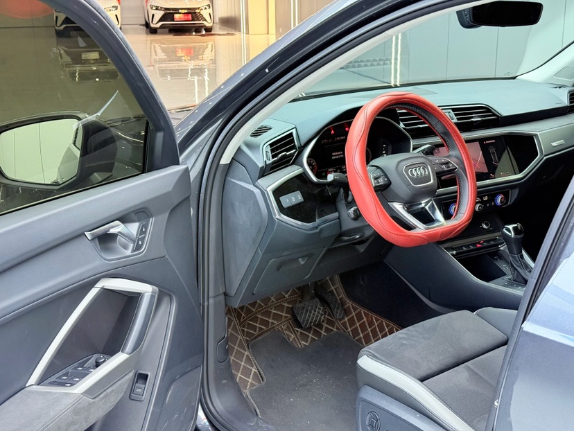Audi Q3 2023 #3 Audi Q3 2023 car image #3