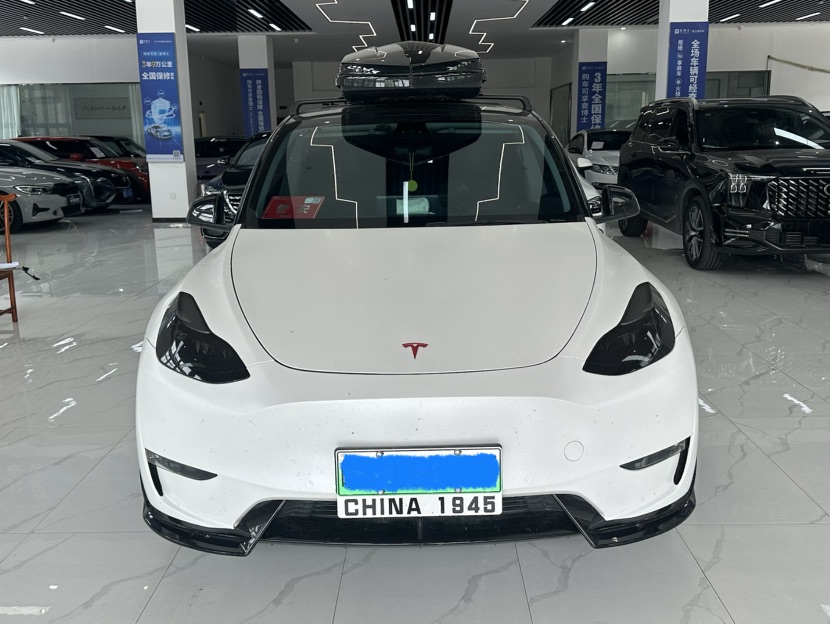 Tesla Model Y 2023 #2 Tesla Model Y 2023 car image #2