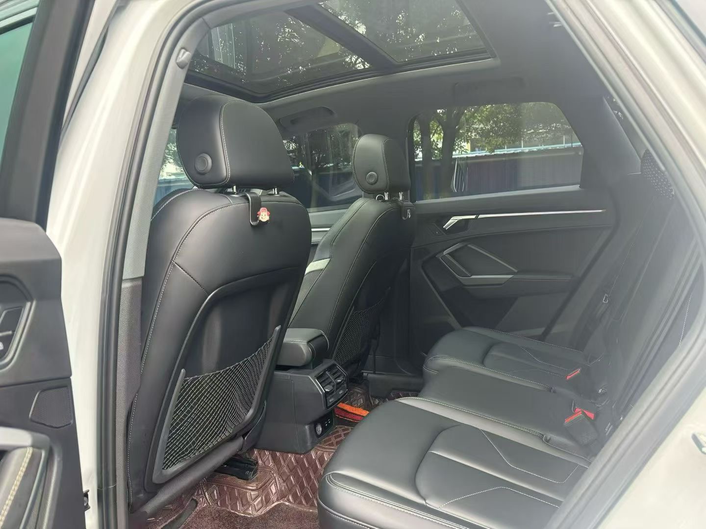 Audi Q3 2024 car image #9