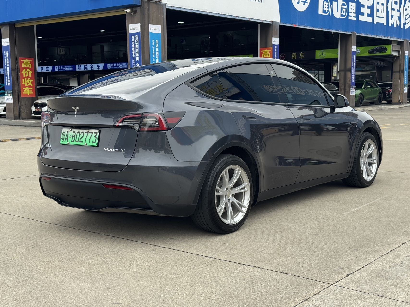 Tesla Model Y 2022 #5 Tesla Model Y 2022 car image #5