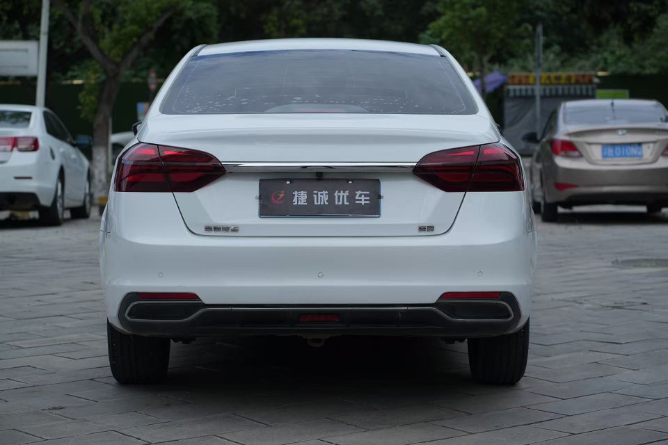 GEELY Emgrand 2020 car image #13