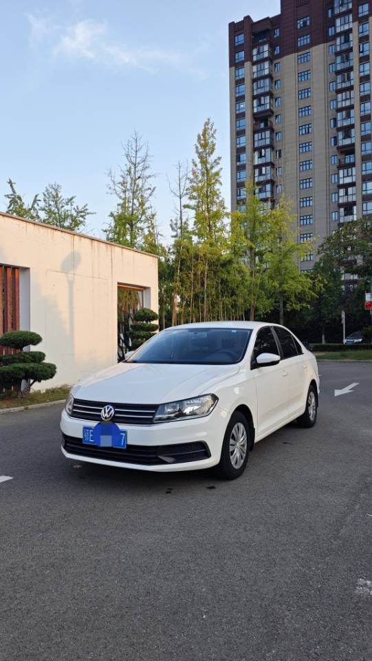 Volkswagen Santana 2022 car image 