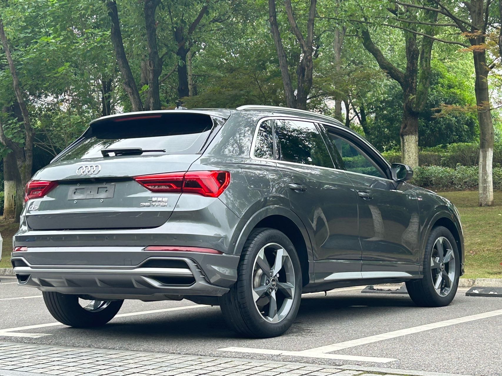 Audi Q3 2022 car image #12